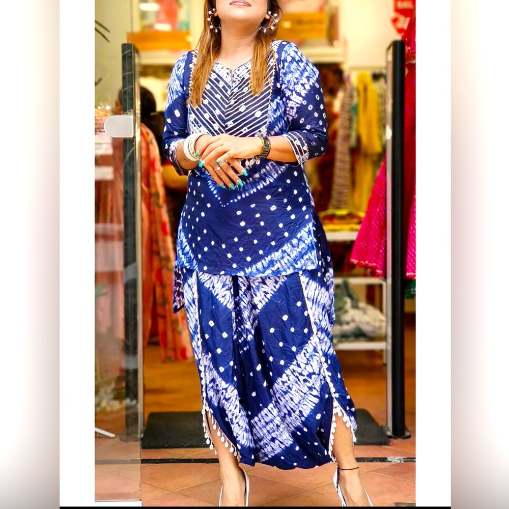 Muslin silk Bandhej print cordset set with pants - Picture 2 of 9
